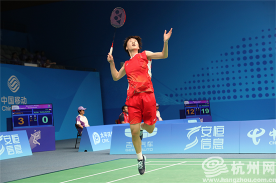 辛勤努力的 辛勤努力的